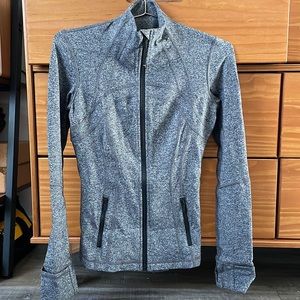 Lululemon define jacket size 4
